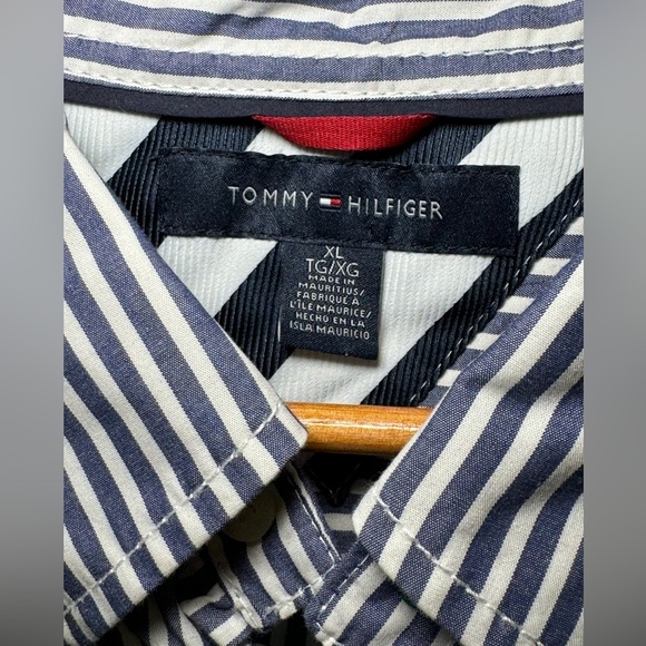 Tommy Hilfiger Men's Long Sleeve Button Down Striped Shirt size XL Business - Picture 2 of 7